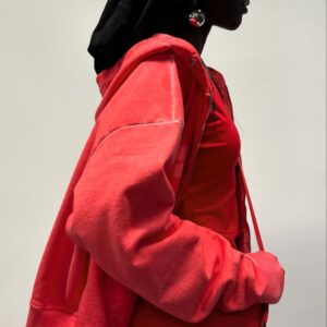 Comfortable and stylish fleece hoodie – perfect for workouts, casual wear, and outdoor activities.